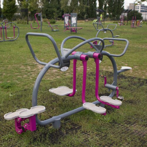 kinderfitnesstoestel voor buiten 23 Kinderen ontwikkelen met dit speelplein fitnesstoestel niet alleen hun spieren, maar ook hun zelfvertrouwen en plezier in bewegen.